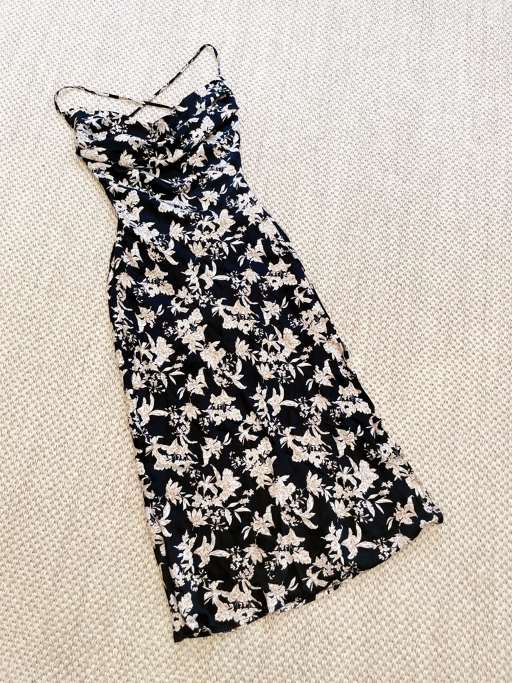 Mable Open Back Floral Midi Dress NWT Size Medium Black Satin Lace-Up Back S - Picture 5 of 12